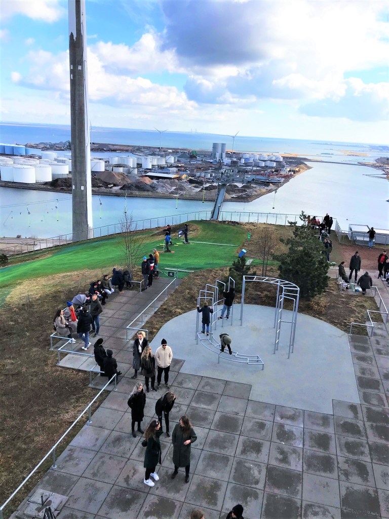 Depuis le sommet de Copenhill, vue sur l'Øresund d'un côté et sur Copenhague de l'autre